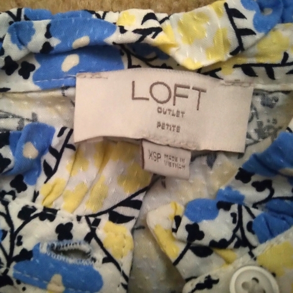 Loft Outlet floral blouse Size XS petite - Picture 2 of 4